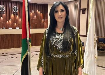 أيها الغريب