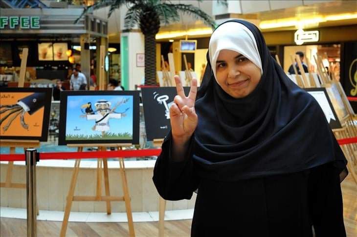 أول رسامة كاريكاتير في العالم العربي تعمل في صحيفة سياسية يومية