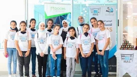 11 طالبة من مدارس  الأونروا في حمص يتفوقن عالميا  في مهارات الحساب الذهني